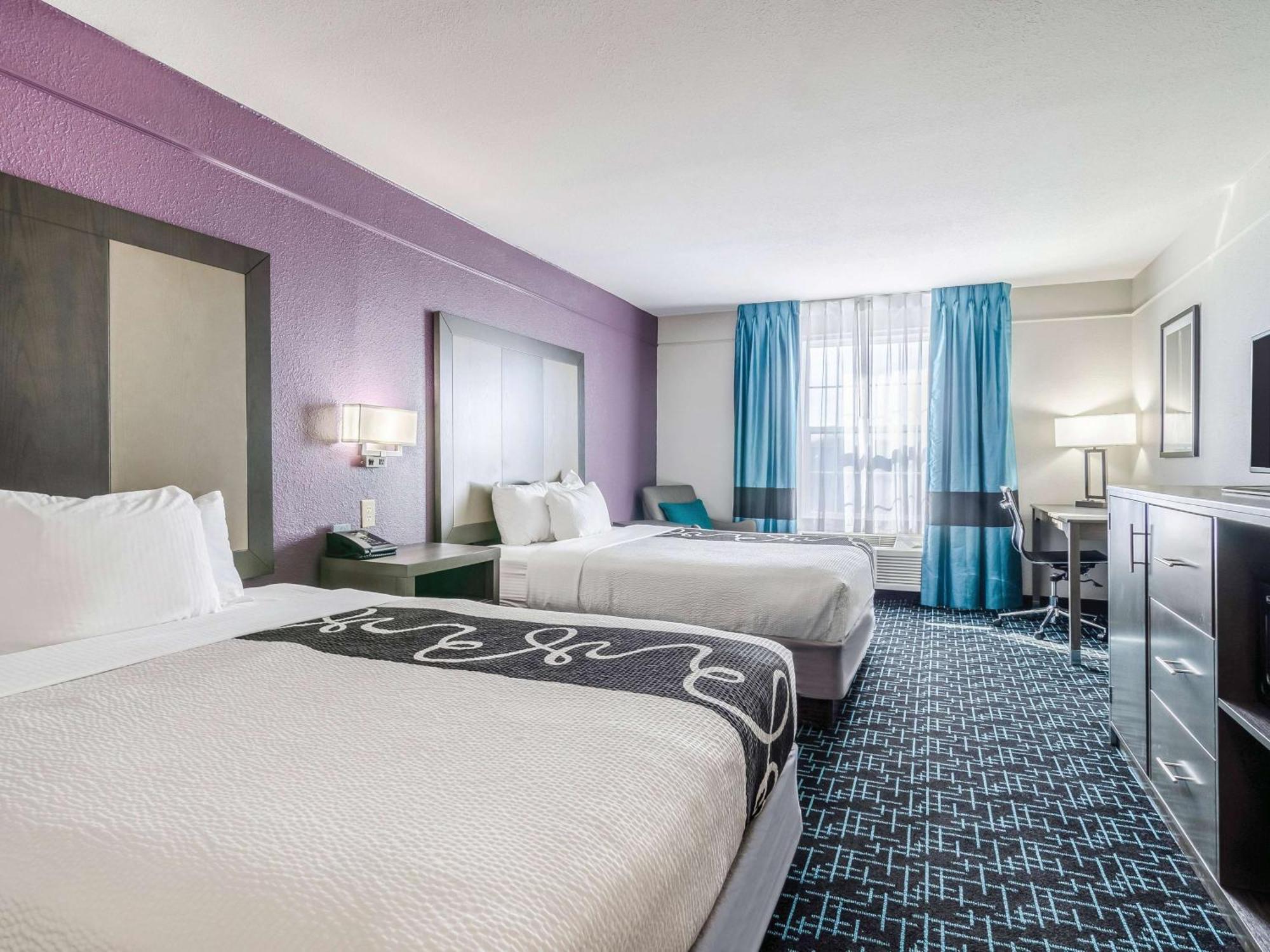 La Quinta By Wyndham Kansas Airport Kansas City