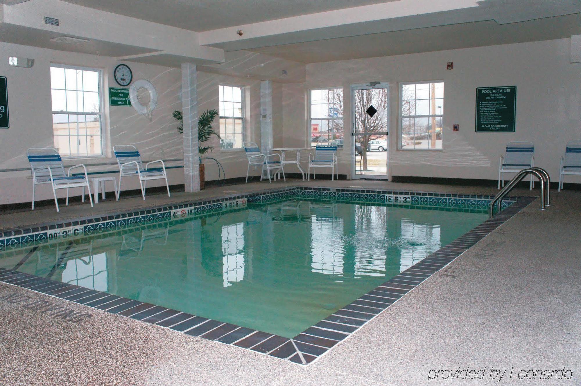 La Quinta By Wyndham Kansas Airport 3*
