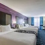 La Quinta By Wyndham Kansas City Airport