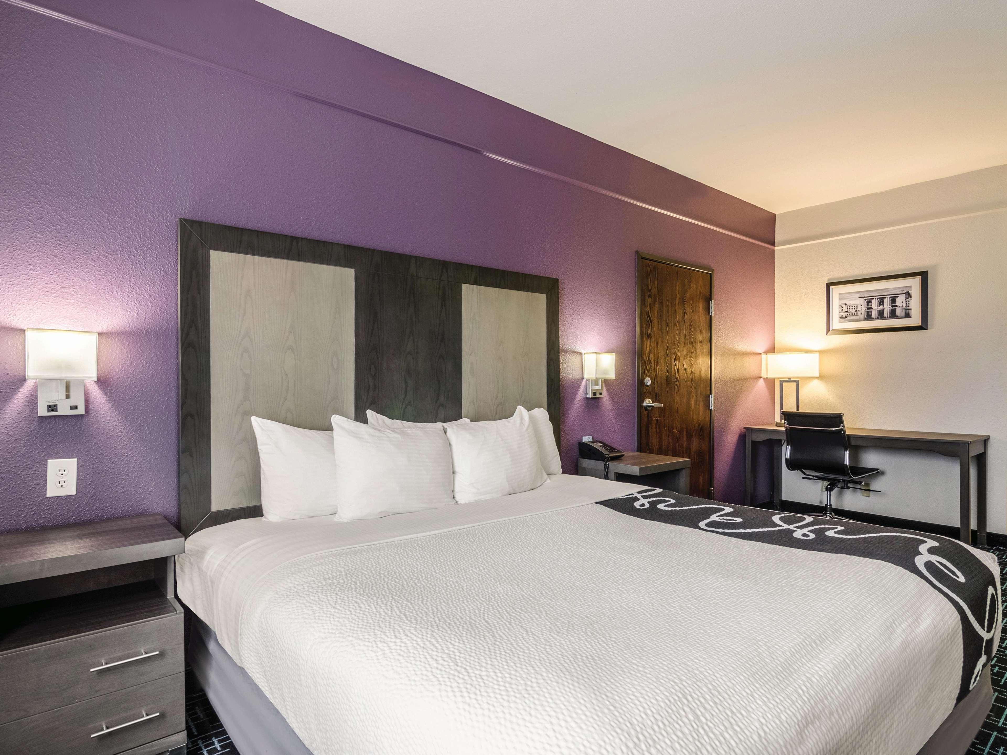 La Quinta By Wyndham Kansas Airport Hotel 3*