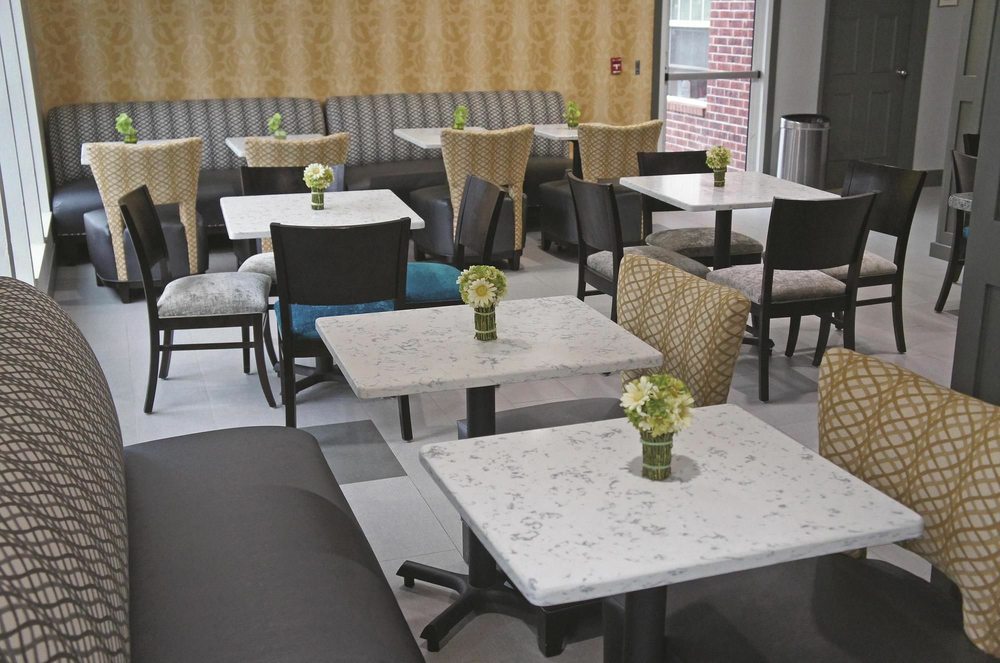 La Quinta By Wyndham Kansas Airport Hotel 3*